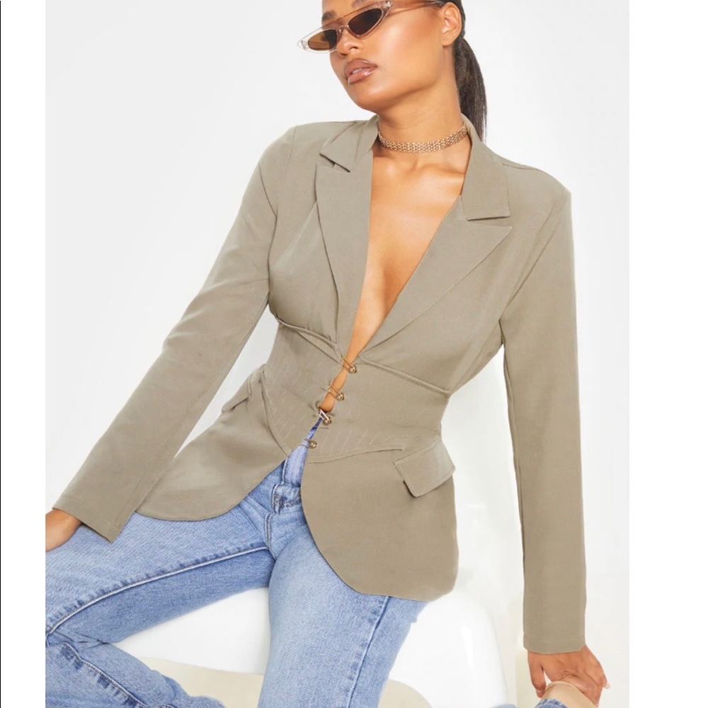 Trendy blazer!